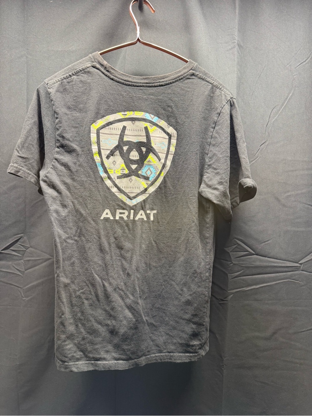 Ariat Black Short-Sleeve Tee with Colorful Shield Logo Sz L (16z1)
